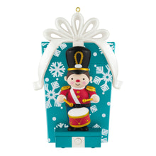 Load image into Gallery viewer, Toy Soldier