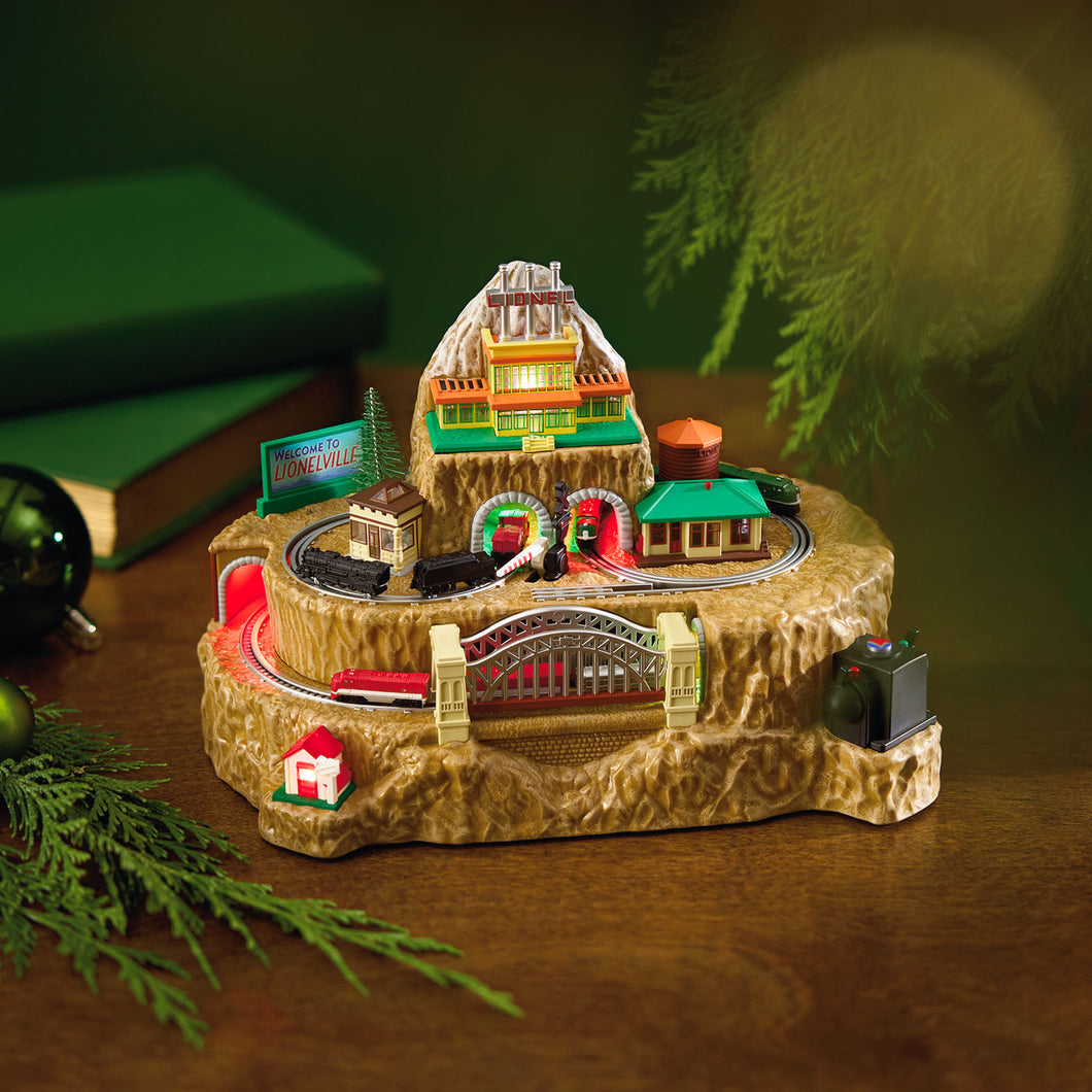 LIONELVILLE® Table Decoration LIONEL ® Trains