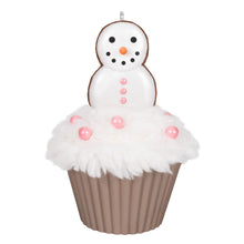 Load image into Gallery viewer, Merry Macarons - 16th in the Christmas Cupcakes series
