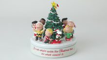 Load and play video in Gallery viewer, Peanuts® Gang Around the Christmas Tree Musical Tabletop Figurine With Motion, 9.25&quot;
